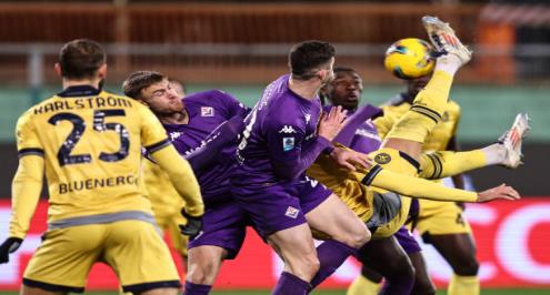 خسارة جديدة.. فيورنتينا يسقط على أرضه أمام أودينيزي في الدوري الإيطالي